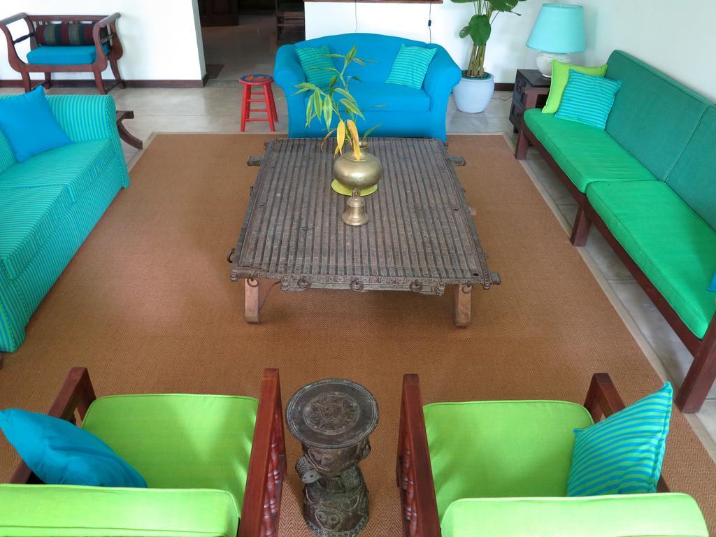 The Mirror Mansion Hotel Rajagiriya Bagian luar foto