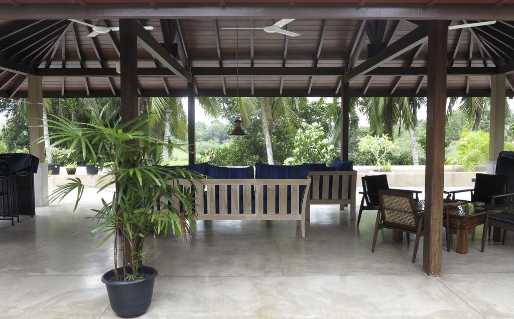The Mirror Mansion Hotel Rajagiriya Bagian luar foto