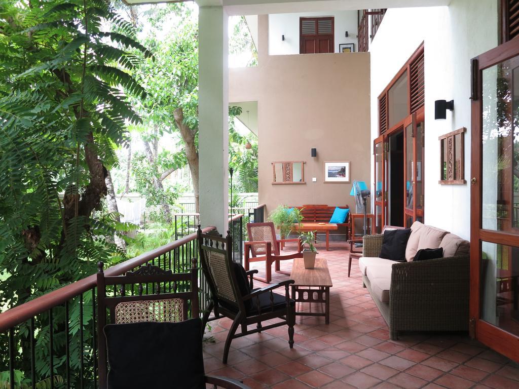 The Mirror Mansion Hotel Rajagiriya Bagian luar foto