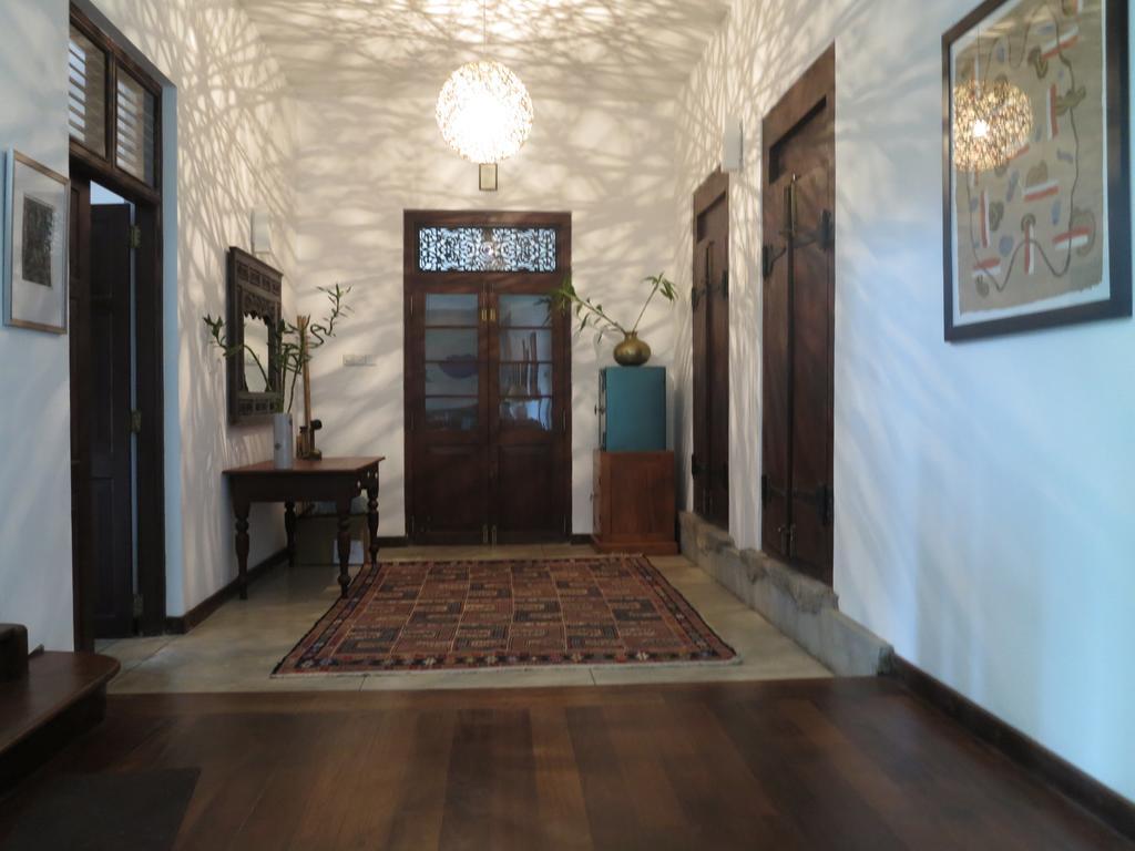 The Mirror Mansion Hotel Rajagiriya Bagian luar foto