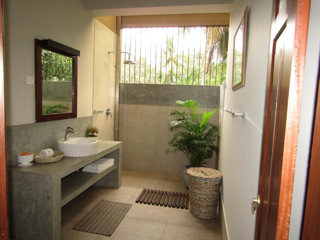 The Mirror Mansion Hotel Rajagiriya Bagian luar foto