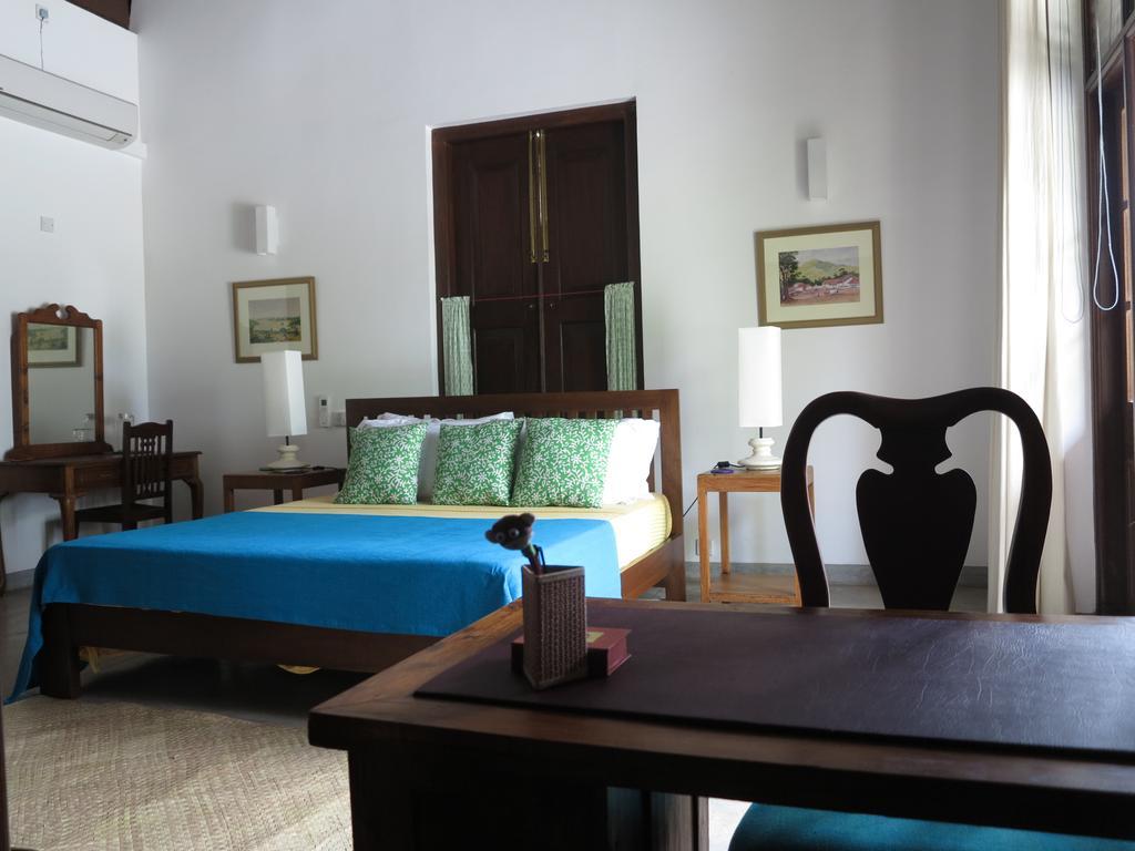 The Mirror Mansion Hotel Rajagiriya Bagian luar foto