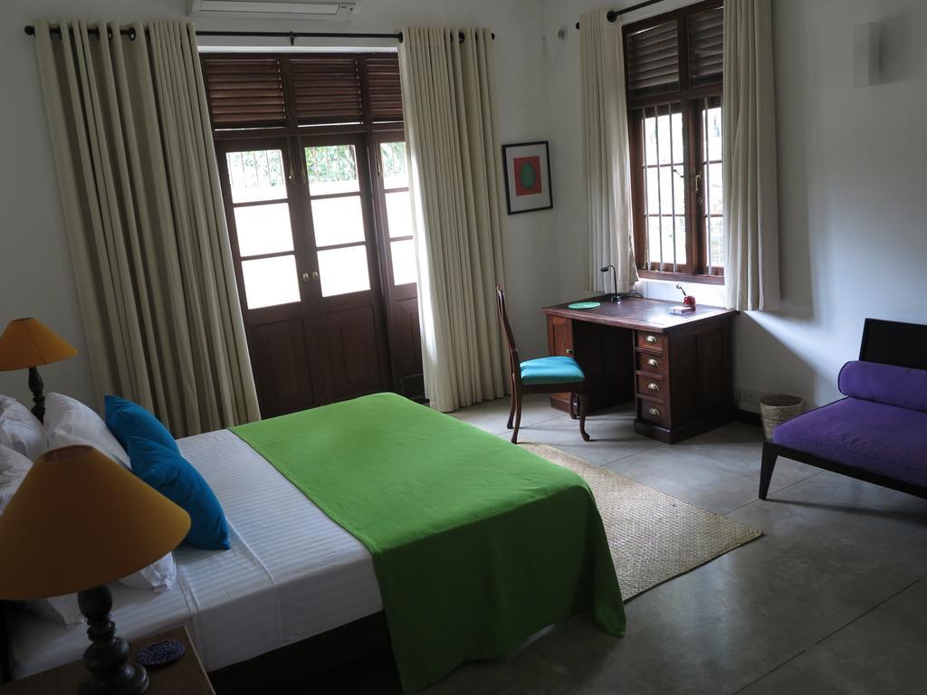 The Mirror Mansion Hotel Rajagiriya Bagian luar foto
