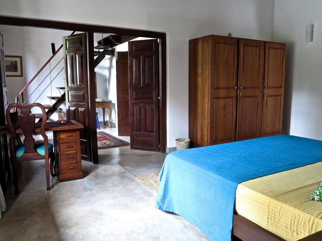 The Mirror Mansion Hotel Rajagiriya Bagian luar foto