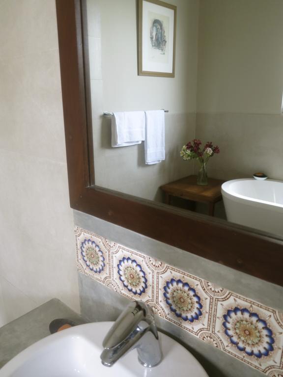 The Mirror Mansion Hotel Rajagiriya Bagian luar foto