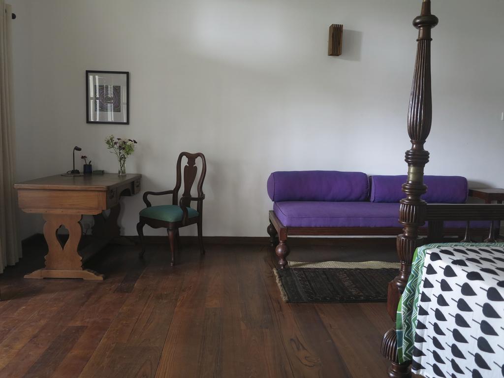 The Mirror Mansion Hotel Rajagiriya Bagian luar foto